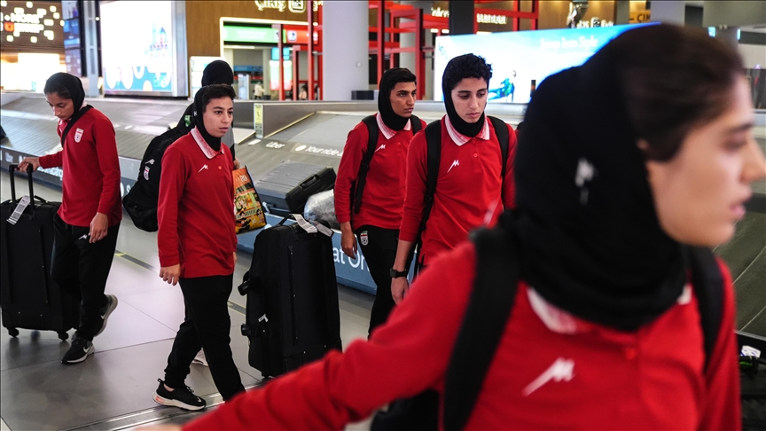 Ženska fudbalska reprezentacija Irana stigla u Istanbul na putu kući nakon Azijskog prvenstva