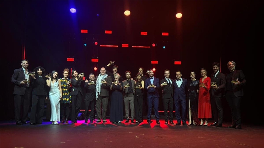 "لا للحرب" و"فلسطين حرة".. هتافان  يتصدران حفل جوائز فنية بإسبانيا