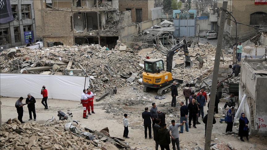 طهران.. حي الجوادية القديم يتضرر جراء الغارات الأمريكية الإسرائيلية