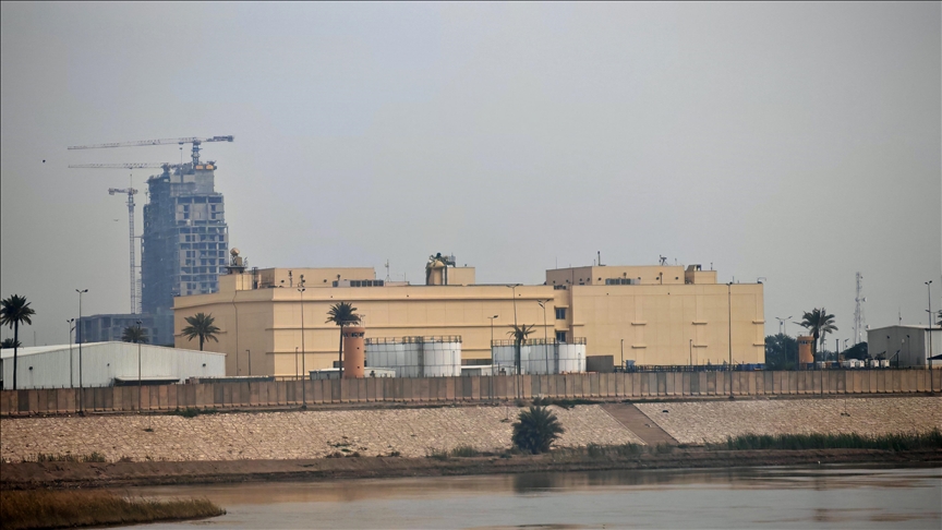 إعلام عراقي: التصدي لـ4 مسيرات حاولت استهداف السفارة الأمريكية ببغداد