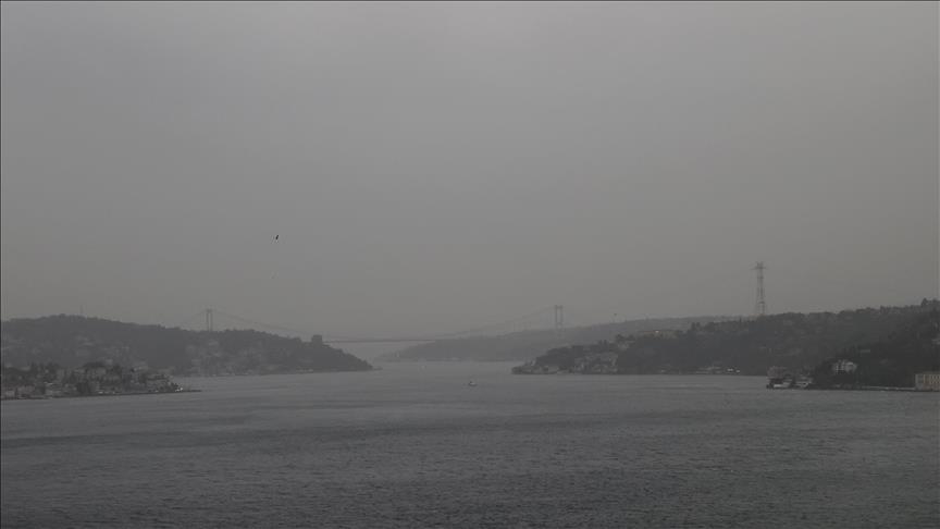 Туман парализовал судоходство в Стамбульском проливе