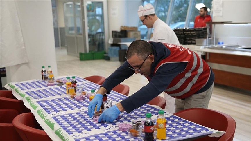 Vakıflardan ramazan boyunca "en özel" iftar