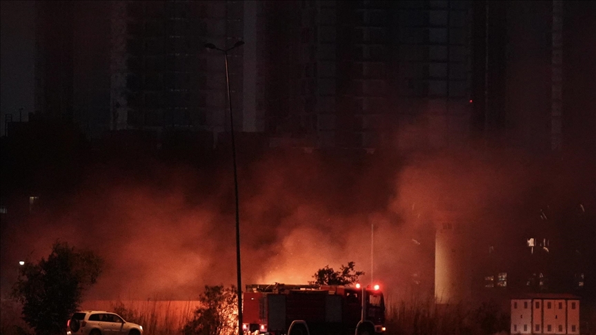 Un incendie se déclare près de l'ambassade américaine à Bagdad après une attaque de drones