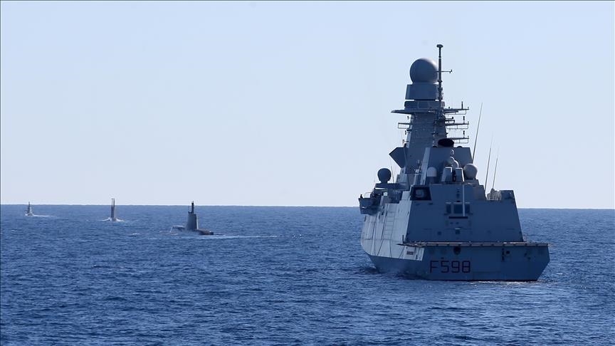 Un navire de guerre américain se dirige vers le Moyen-Orient alors que la guerre avec l’Iran s’intensifie