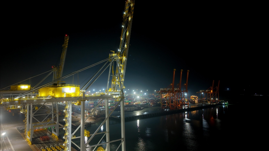 El precio de la supera el umbral de los 600 dólares por primera vez desde 2022 ante el cierre del estrecho de Ormuz