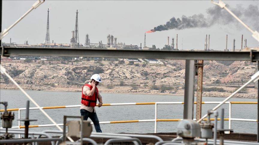 Iran : un parlementaire affirme que les opérations sur l’île de Kharg sont « normales »