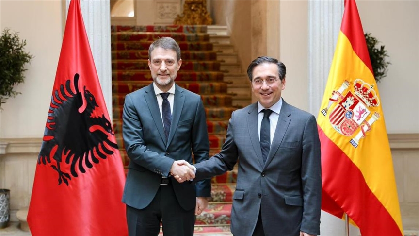 Ministri Hoxha vizitë në Spanjë  Ekziston një potencial i pashfrytëzuar në marrëdhëniet mes dy vendeve