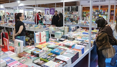 Uz oko 200 izlagača počeo sajam knjiga i umetnosti u Novom Sadu