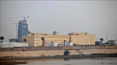 إعلام عراقي: التصدي لـ4 مسيرات حاولت استهداف السفارة الأمريكية ببغداد