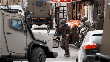 İsrail ordusu Batı Şeria'daki Amari Mülteci Kampı'na baskın düzenledi