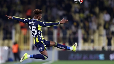 Fenerbahçe konuk ettiği Gaziantep FK'yi 4 golle yendi