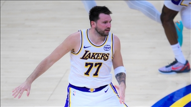 NBA'de Lakers, Rockets'ı yenerek art arda 6. galibiyetine ulaştı