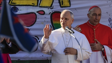 Papa: Mediat të tregojnë realitetin e luftës për të shmangur shndërrimin e saj në një "video lojë"