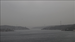 İstanbul Boğazı'nda gemi trafiği çift yönlü kapatıldı, bazı vapur seferleri iptal edildi