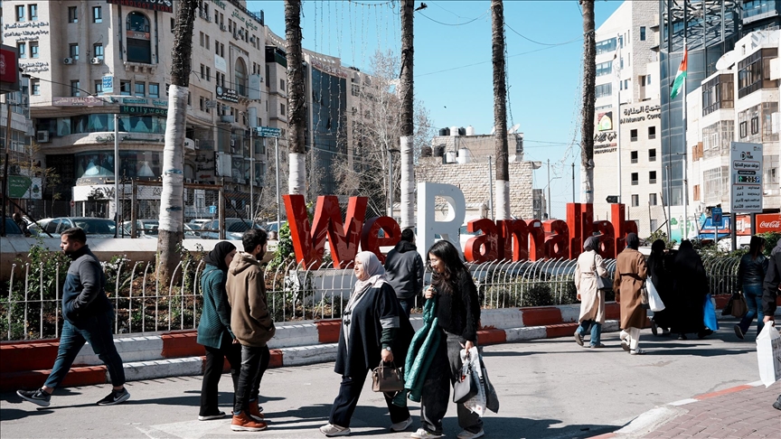 عيد الفطر بالضفة.. استعدادات خجولة وركود سببه إسرائيل (تقرير)