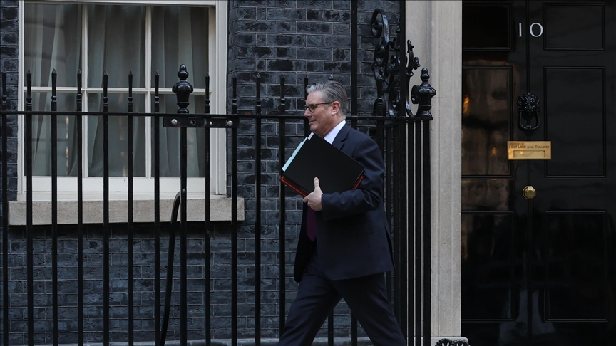 British premier urges sacking of shadow minister over his comments on Muslims praying in public