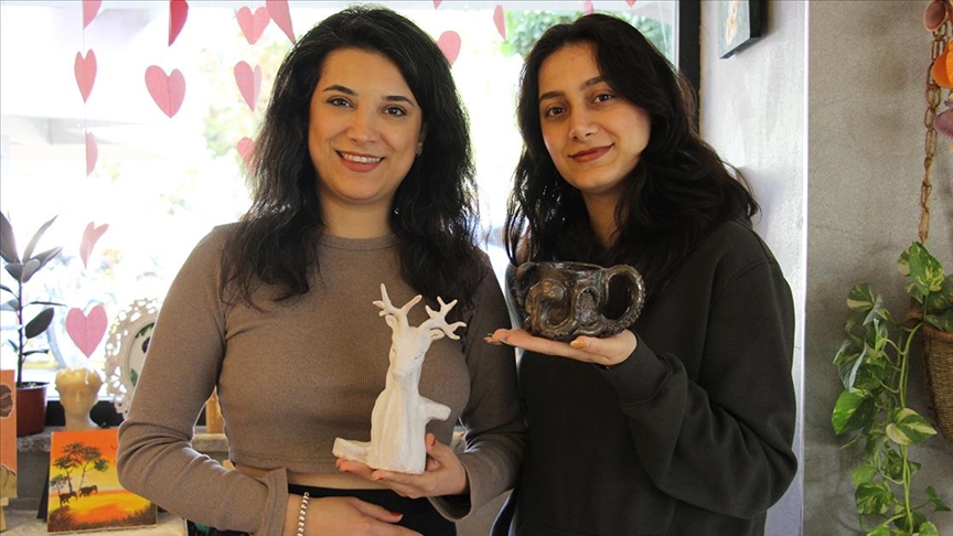 Kız kardeşler hayallerini sanat atölyesinde gerçeğe dönüştürdü