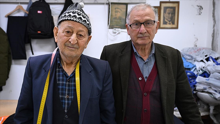 Trabzon'da terzi kardeşlerin ömrü dikiş makinesinin başında geçti