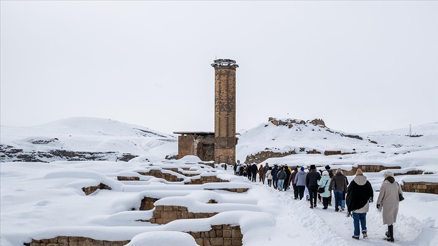 Anadolu'nun giriş kapısı Ani her yıl daha fazla ziyaretçi çekiyor