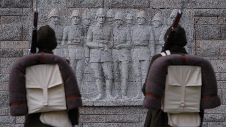 Çanakkale Deniz Zaferi'nin 111. yıl dönümü dolayısıyla törenler düzenlendi