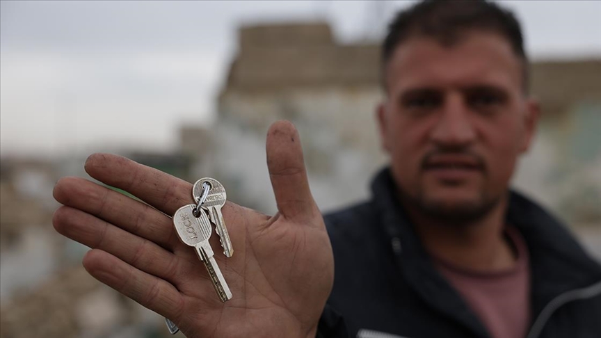 Suriyeli Abdülbari için 15 yıldır sakladığı evinin anahtarı "umudun başlangıcını" simgeliyor