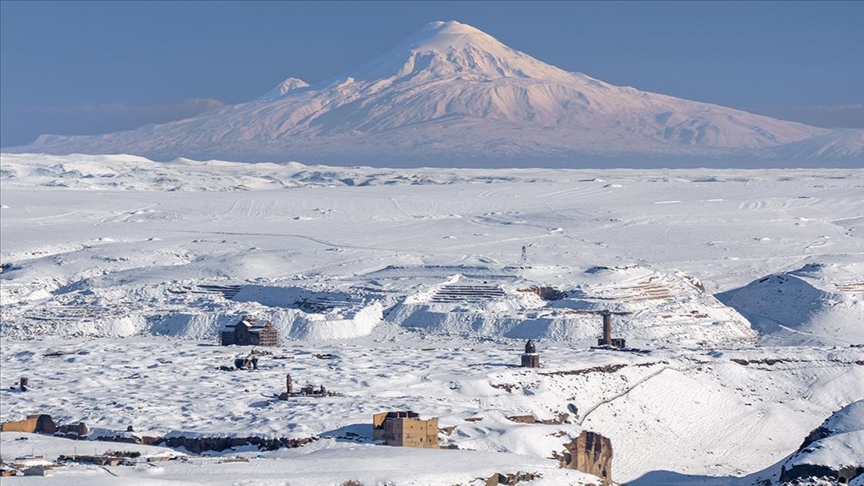 Anadolu'nun giriş kapısı Ani her yıl daha fazla ziyaretçi çekiyor
