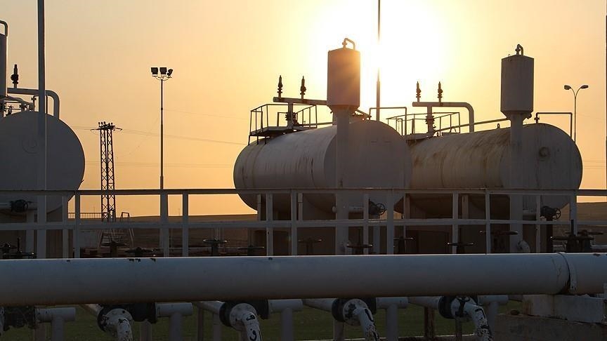 إيران: سنستهدف منشآت نفطية بالمنطقة مرتبطة بالولايات المتحدة 