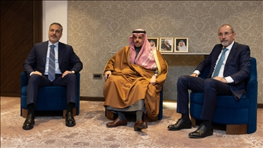 Dışişleri Bakanı Fidan, Suudi Arabistan ve Ürdün dışişleri bakanları ile görüştü