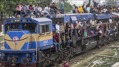 At least 1 killed when 2 launches collided during rush of holidaymakers ahead of Eid in Bangladesh