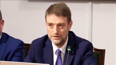 Ministri Hoxha: Mirëpresim vendimin për heqjen e masave të BE-së ndaj Kosovës