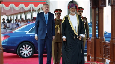 أردوغان يبحث مع سلطان عُمان العلاقات الثنائية وقضايا إقليمية 
