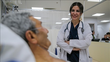 KOAH hastaları "bronkoskopik akciğer hacim küçültme sarmalı" yöntemiyle rahat nefes alıyor