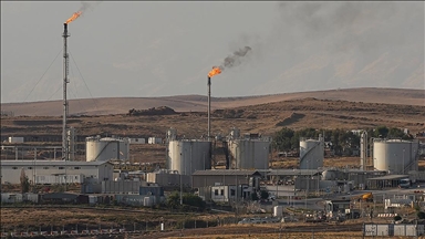 S&P Global Ratings, petrol üretim kesintileri nedeniyle Irak'ın kredi notunu negatif izlemeye aldı