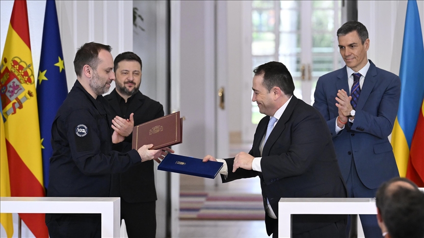 España y Ucrania firman dos acuerdos sobre cooperación técnica y financiera y diplomática 