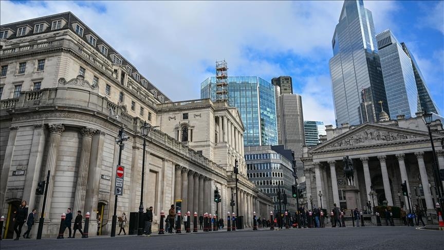 La Banque d’Angleterre maintient ses taux et avertit qu’une guerre en Iran ferait augmenter l’inflation