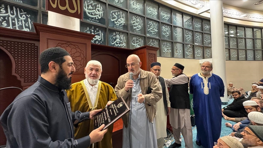 ABD'de camide şınav çekme geleneğini başlatan Türk imam ilgiyle takip ediliyor