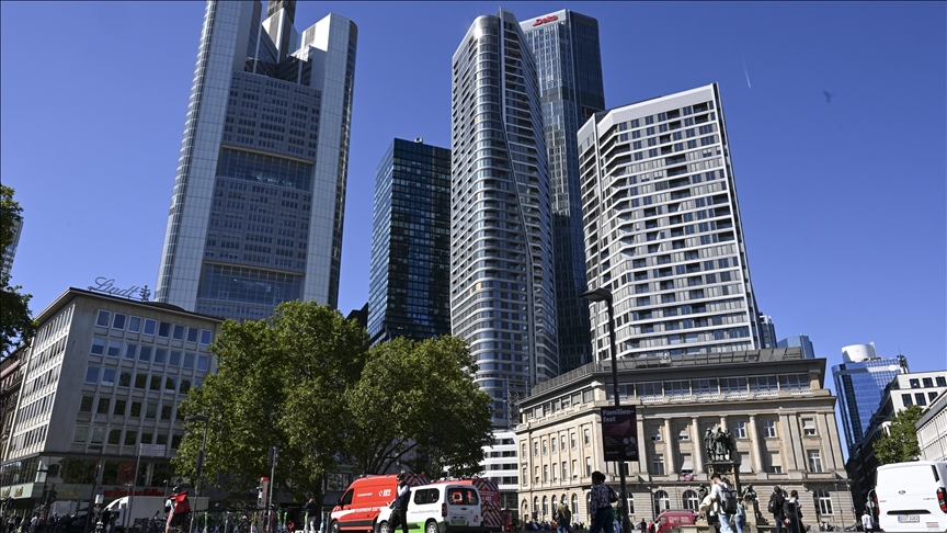 European Central Bank keeps rates unchanged again at 2% amid Mideast war, inflation worries