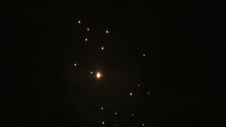 Israël : des sirènes et explosions à Tel-Aviv après des tirs de missiles iraniens