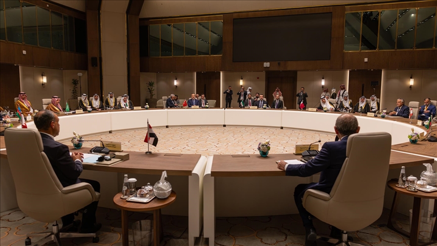 12 دولة عربية وإسلامية تطالب إيران "بوقف اعتداءاتها" وتدين إسرائيل