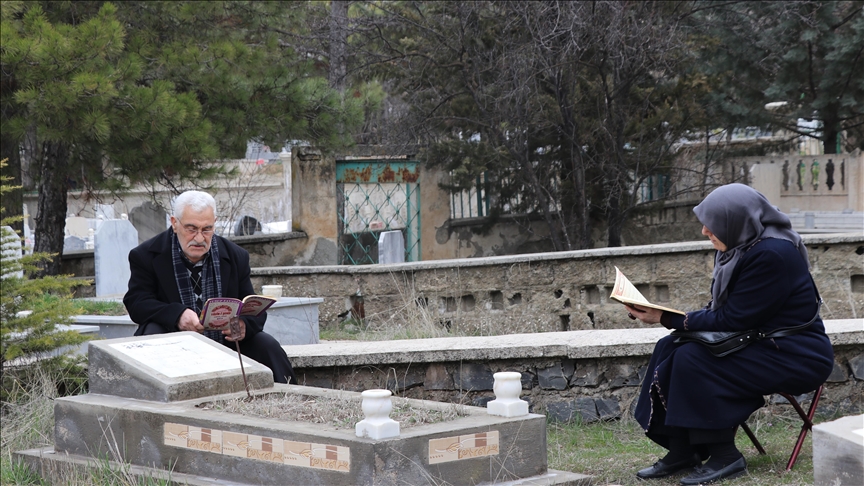Di roja erefeyê ya Eyda Remezanê da goristan hatin ziyaretkirin