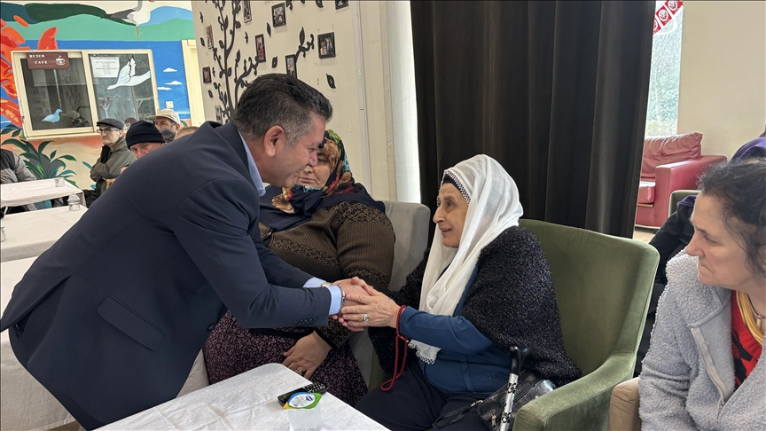 Çekmeköylü muhtarlardan ilçede yaşayanlar ile huzurevi sakinlerini buluşturan proje