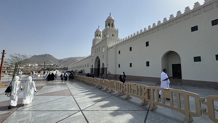 Erebistana Siûdî jî di nav da gelek welatên Ereban ragihand ku dê Cejna Remezanê roja înê dest pê bike