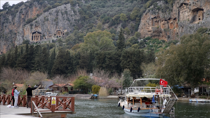 Muğla'nın turistik mahallesi Dalyan bayramda yerli turistleri bekliyor