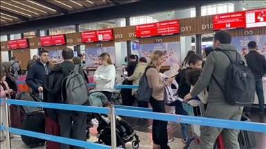 İstanbul havalimanlarında bayram tatili yoğunluğu sürüyor