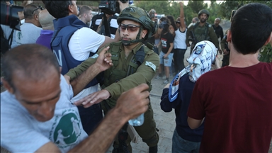 İsrail askerleri ve Yahudi yerleşimciler Batı Şeria’da eş zamanlı saldırılar düzenledi