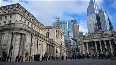 Bank of England keeps rates steady, says Iran war would drive up inflation