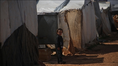 İdlib'de çadırlarda yaşayan Suriyeliler, Ramazan Bayramı'nı zor şartlar ve imkansızlıklar içinde karşılıyor