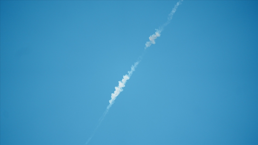 İran'dan yapılan misillemenin ardından İsrail'in orta kesimlerinde patlama sesleri duyuldu