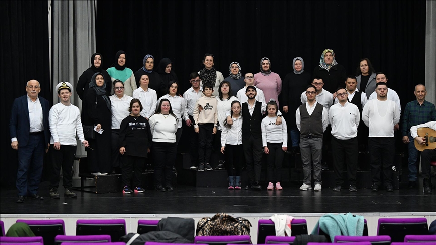 Trabzon'da down sendromlulardan oluşan koro ilk konserine hazırlanıyor