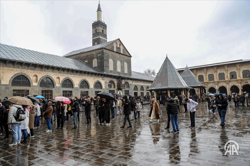 "Bajarê şaristaniyan" Diyarbekir di betlaneya Eyda Remezanê da mazûvaniya geştiyaran dike